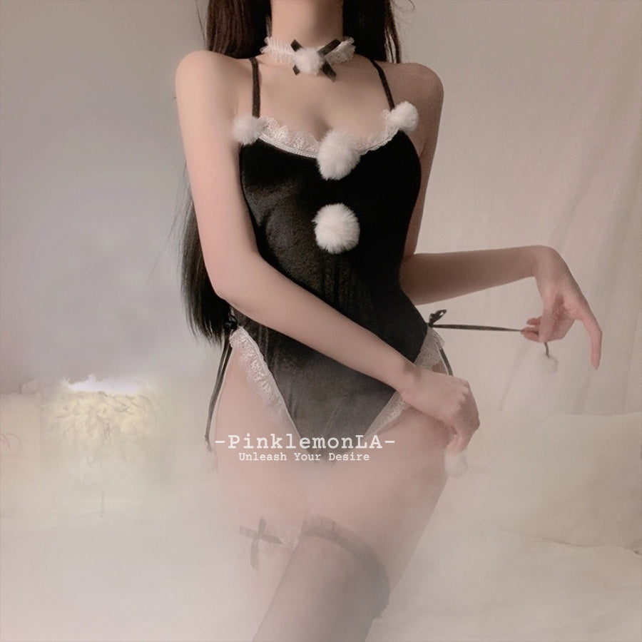 【娇娇兔】冬季限定 可爱毛球圣诞紧身连体衣 - 黑色 圣诞战袍